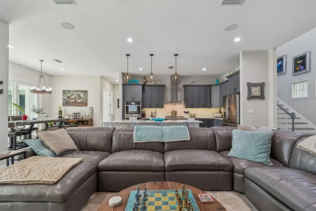 1516 Grandview Drive Tarpon Springs FL 34689