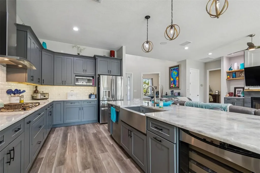1516 Grandview Drive Tarpon Springs FL 34689