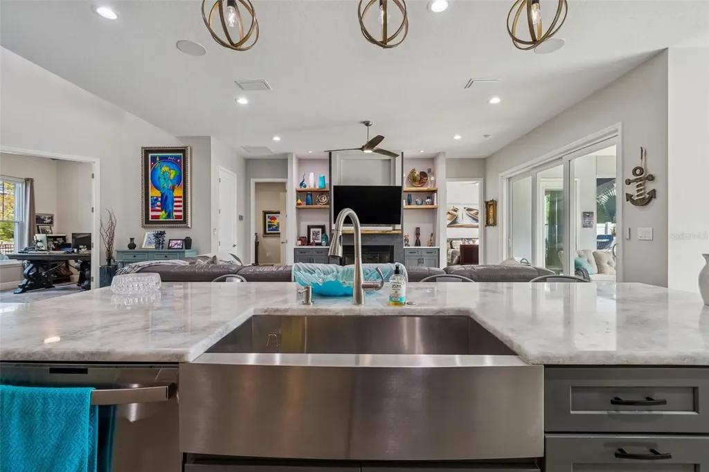 1516 Grandview Drive Tarpon Springs FL 34689