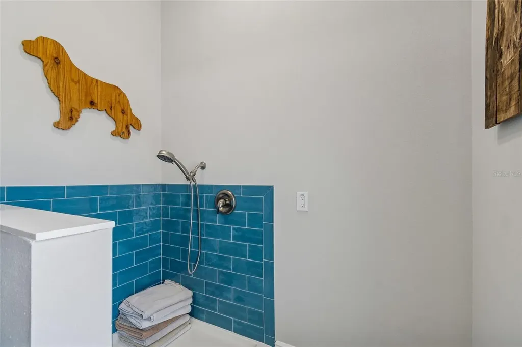 1516 Grandview Drive Tarpon Springs FL 34689