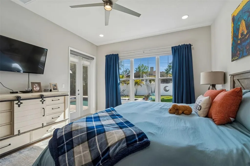 1516 Grandview Drive Tarpon Springs FL 34689