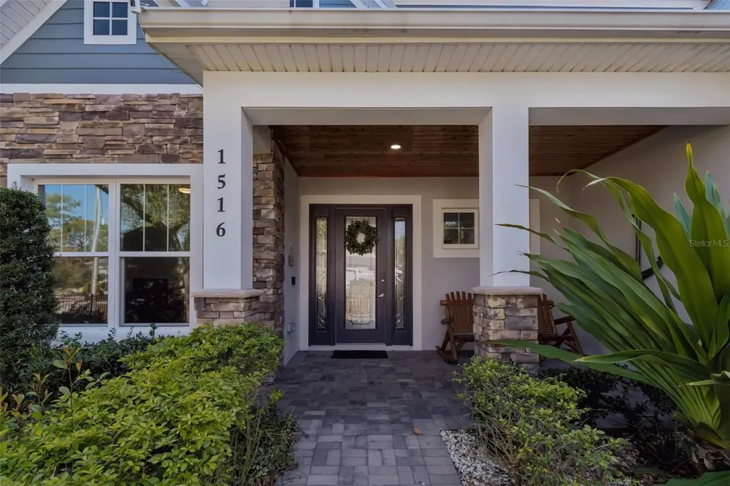1516 Grandview Drive Tarpon Springs FL 34689