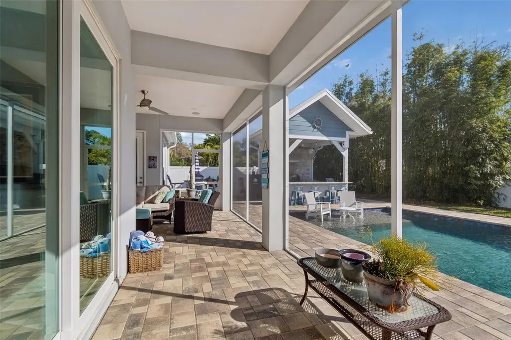 1516 Grandview Drive Tarpon Springs FL 34689