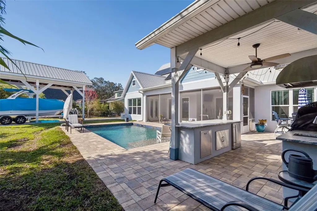 1516 Grandview Drive Tarpon Springs FL 34689