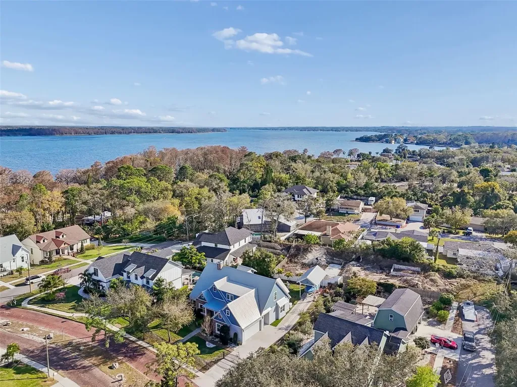 1516 Grandview Drive Tarpon Springs FL 34689