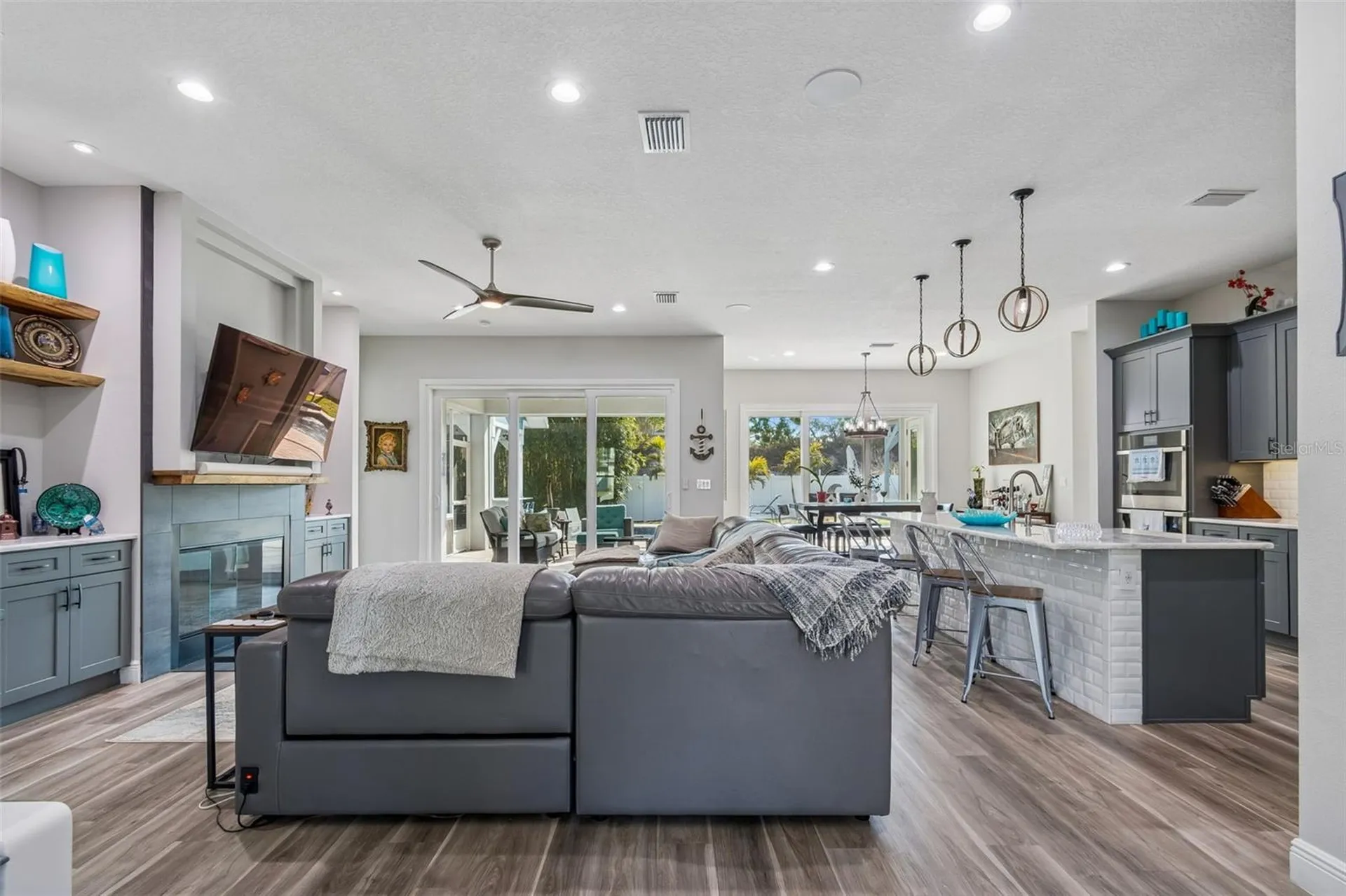 1516 Grandview Drive Tarpon Springs FL 34689