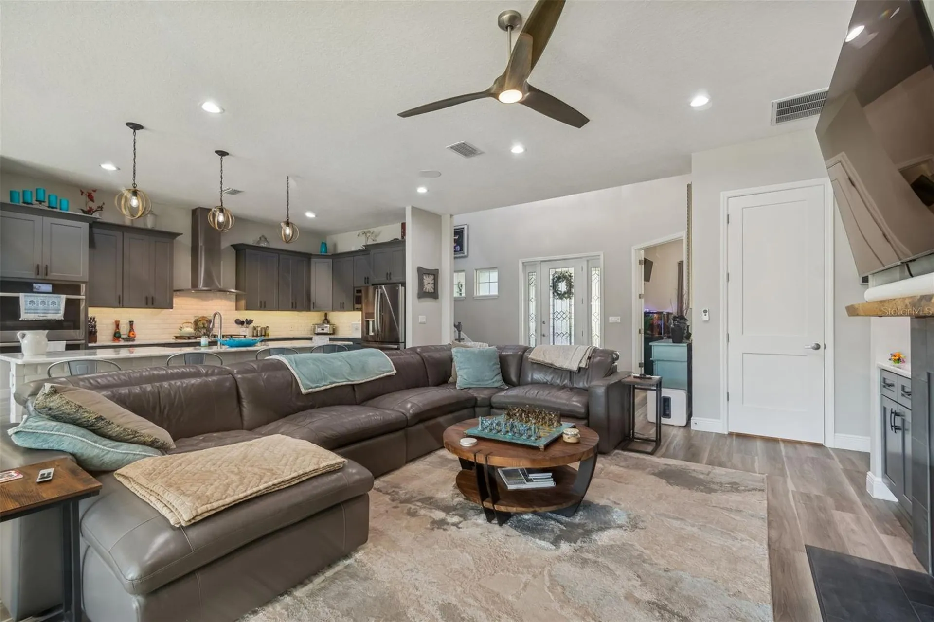 1516 Grandview Drive Tarpon Springs FL 34689