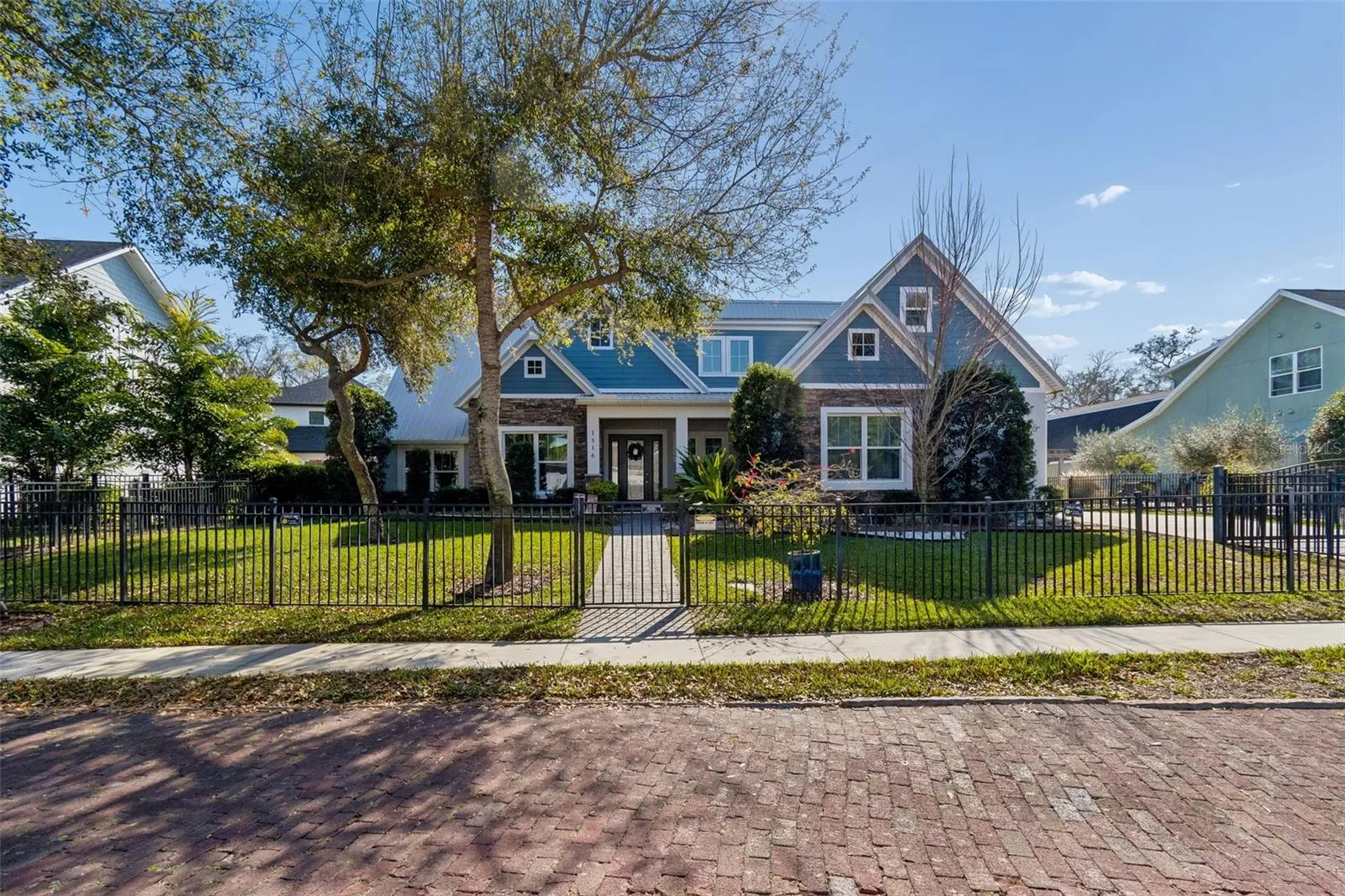 1516 Grandview Drive Tarpon Springs FL 34689