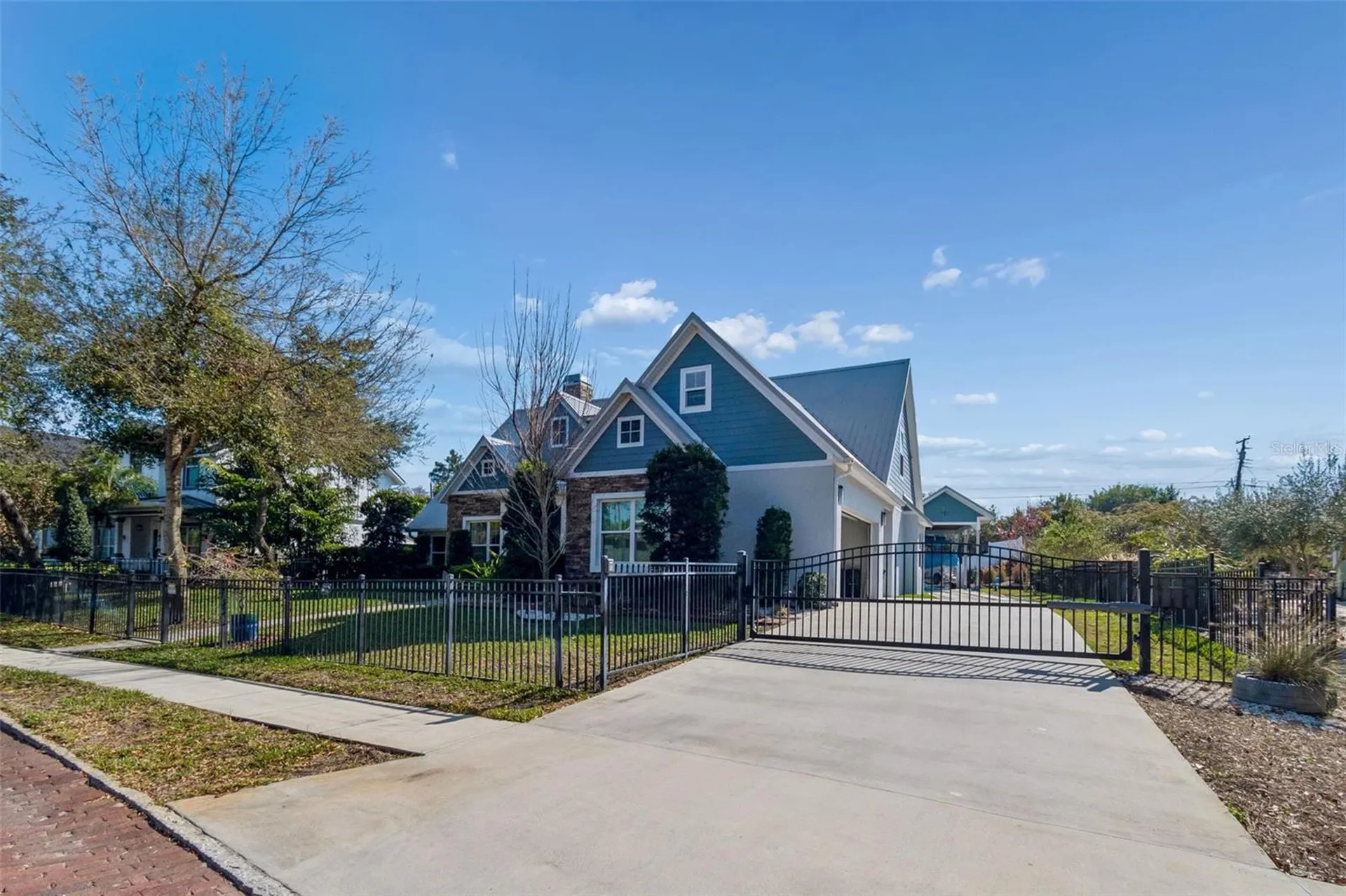 1516 Grandview Drive Tarpon Springs FL 34689