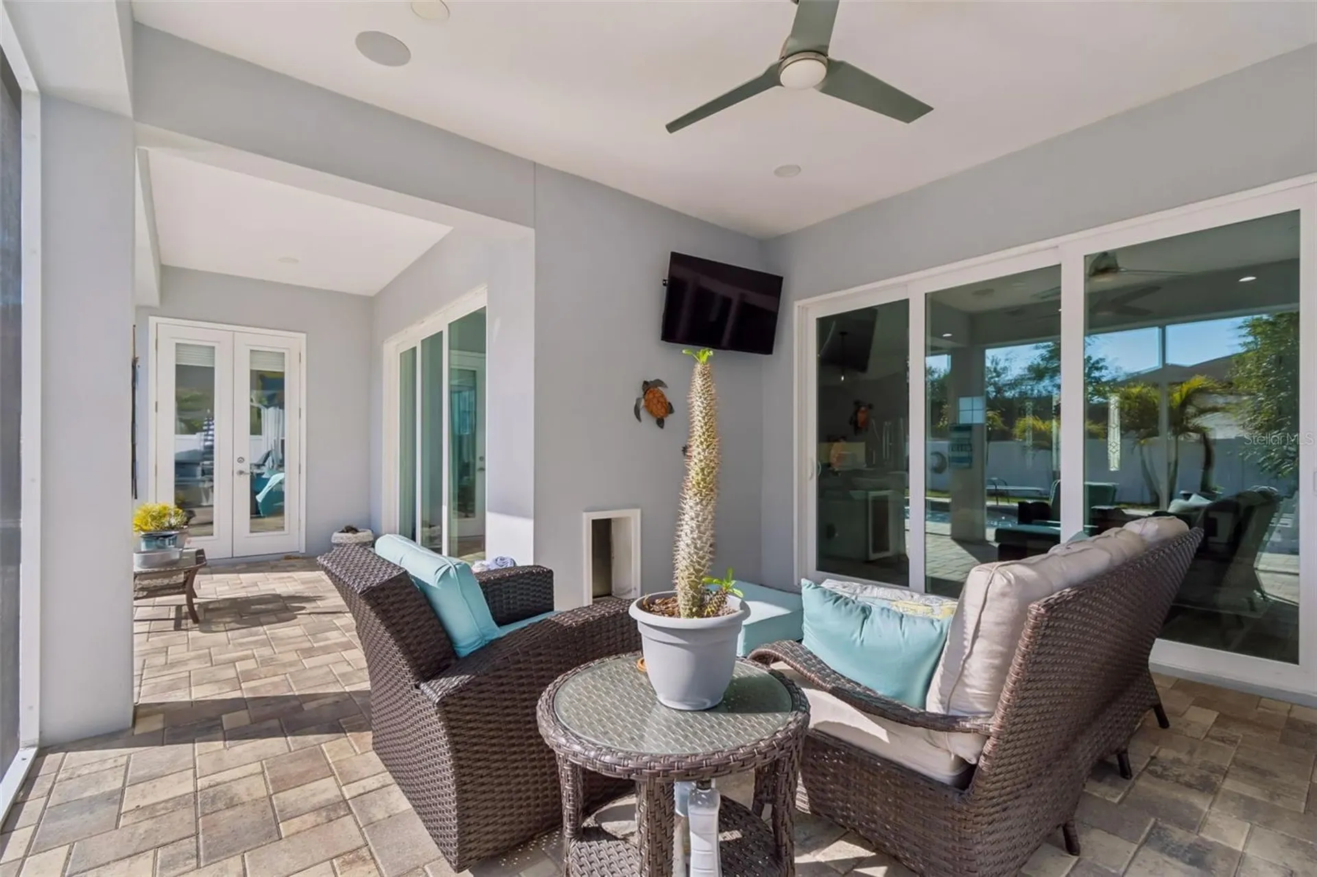 1516 Grandview Drive Tarpon Springs FL 34689