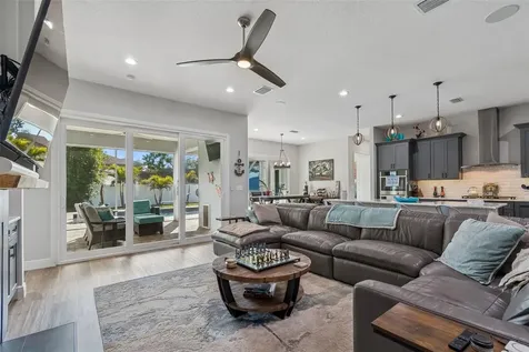 1516 Grandview Drive Tarpon Springs FL 34689