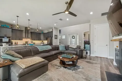 1516 Grandview Drive Tarpon Springs FL 34689