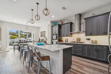 1516 Grandview Drive Tarpon Springs FL 34689