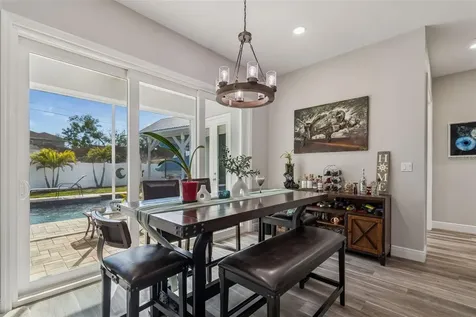 1516 Grandview Drive Tarpon Springs FL 34689