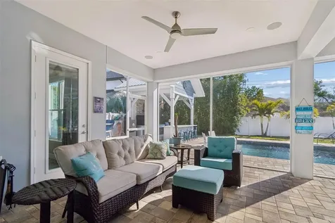 1516 Grandview Drive Tarpon Springs FL 34689