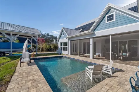 1516 Grandview Drive Tarpon Springs FL 34689