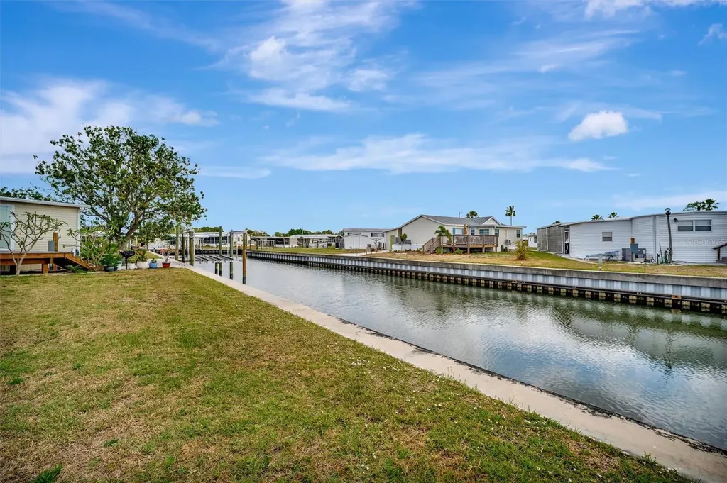 119 E Saint Johns Way Apollo Beach FL 33572