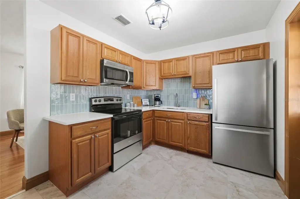 1513 W Meadowbrook Avenue Tampa FL 33612