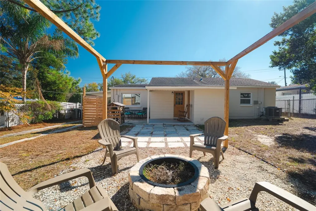 1513 W Meadowbrook Avenue Tampa FL 33612