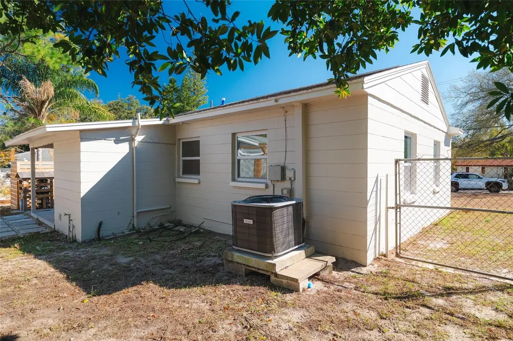 1513 W Meadowbrook Avenue Tampa FL 33612