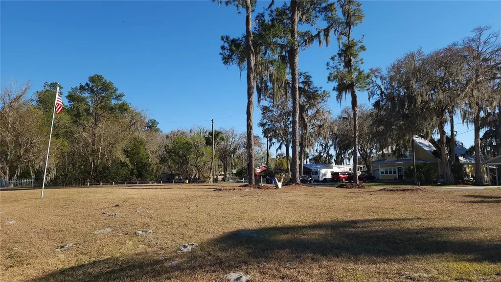 1620 River Road Astor FL 32102