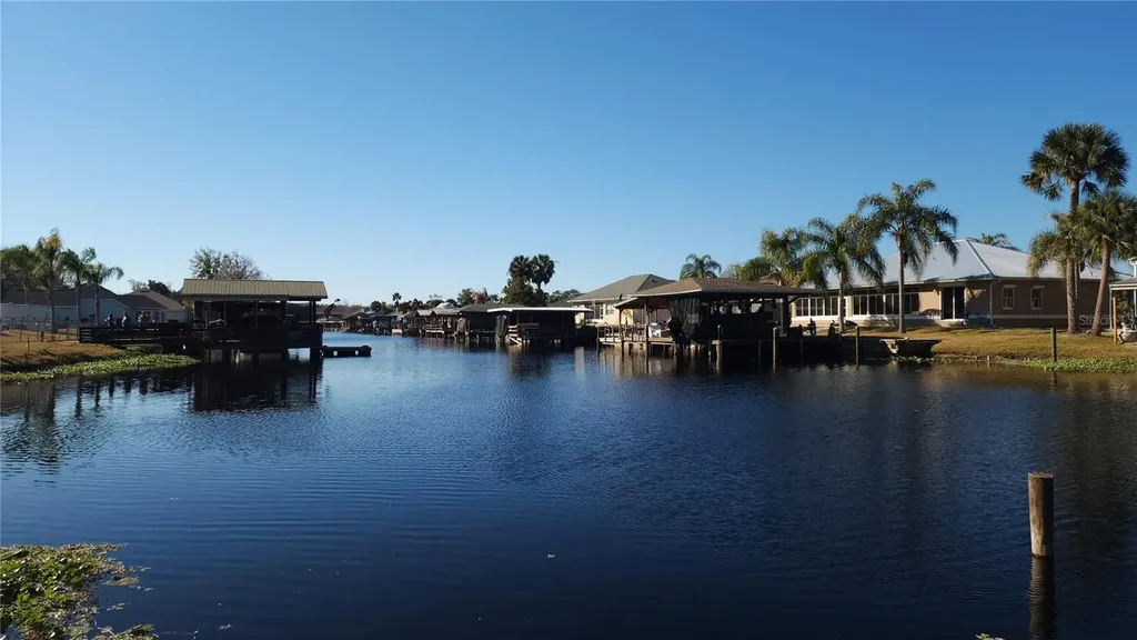 1620 River Road Astor FL 32102