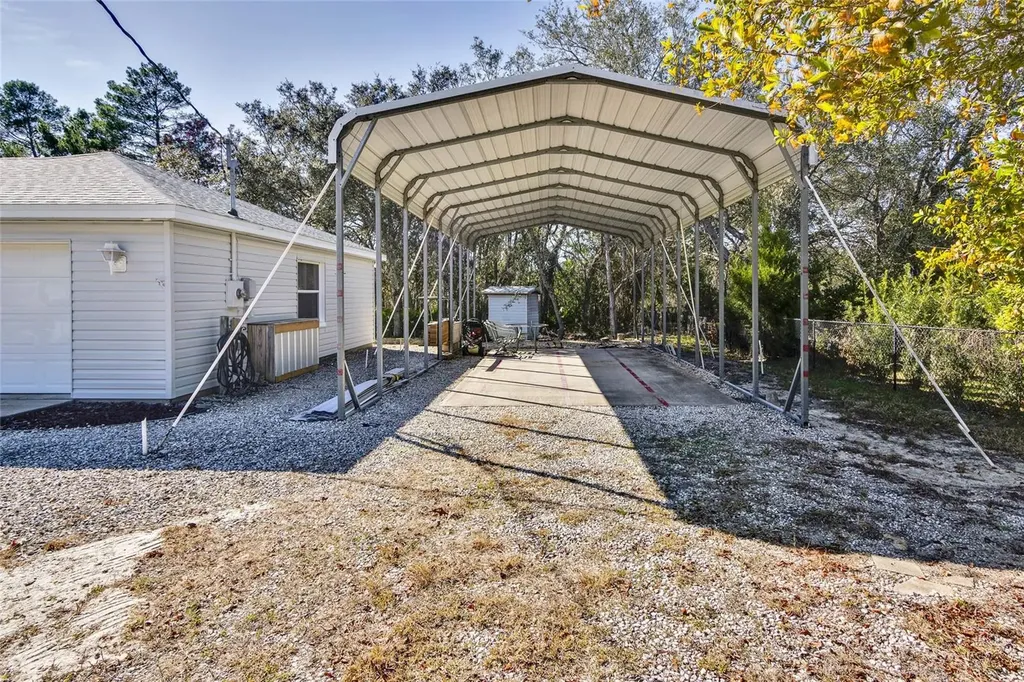 7095 Blackbird Avenue Weeki Wachee FL 34613