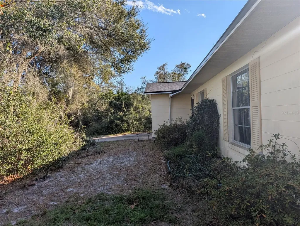 24 S Courtland Boulevard Deltona FL 32738