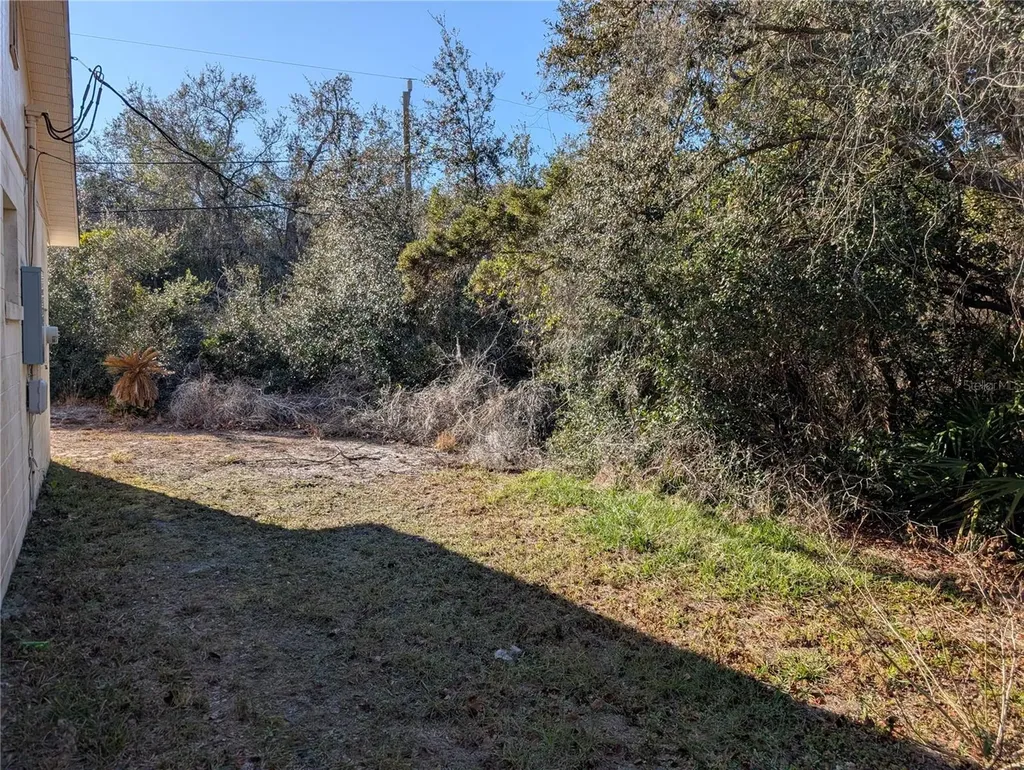 24 S Courtland Boulevard Deltona FL 32738