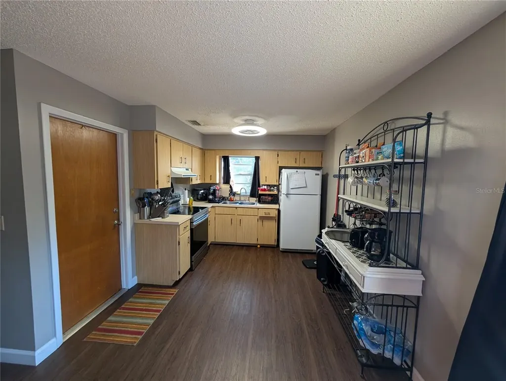 24 S Courtland Boulevard Deltona FL 32738