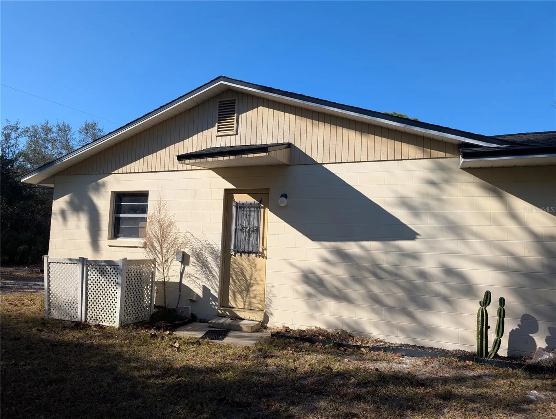 24 S Courtland Boulevard Deltona FL 32738