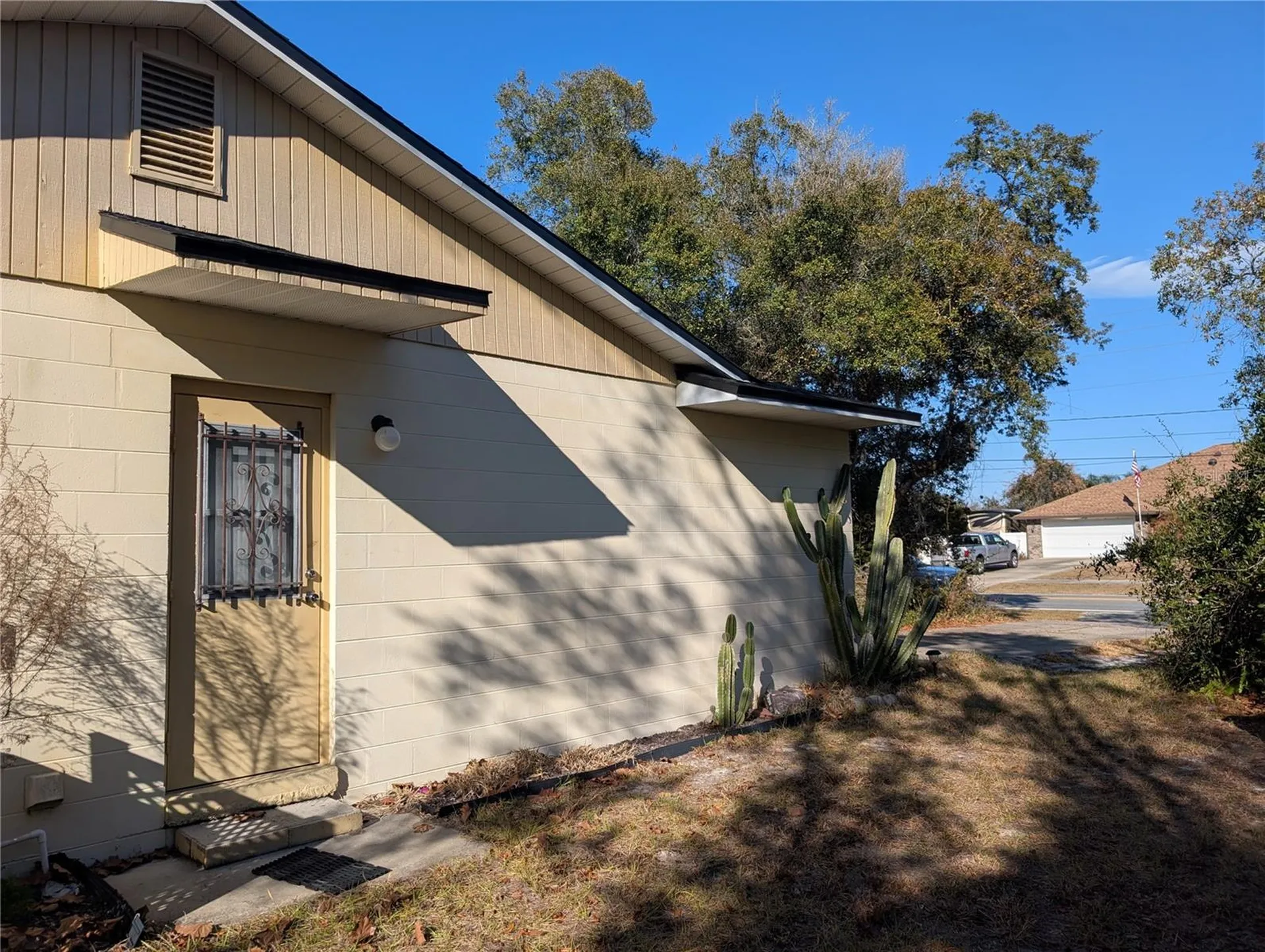 24 S Courtland Boulevard Deltona FL 32738