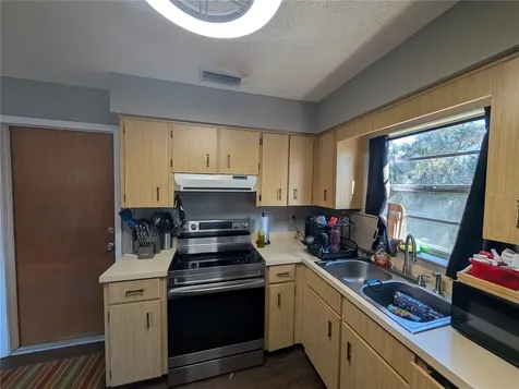 24 S Courtland Boulevard Deltona FL 32738