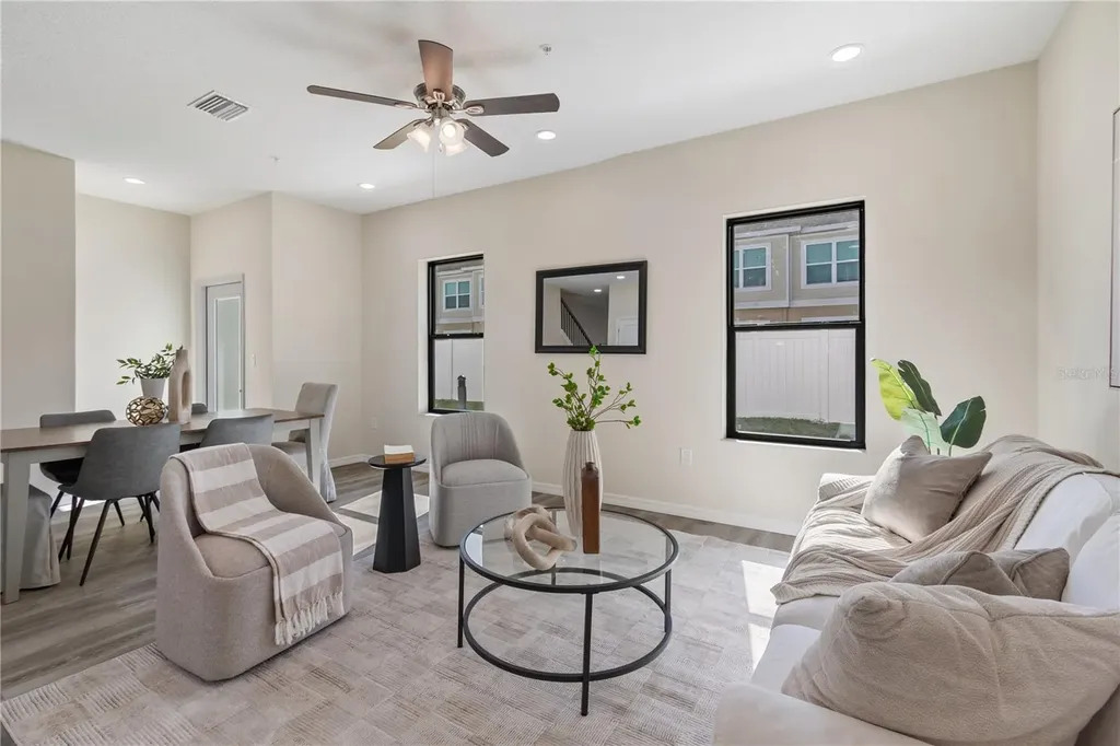 4342 Cambio Gardens Court Tampa FL 33610