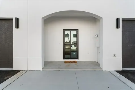 4346 Cambio Gardens Court Tampa FL 33610