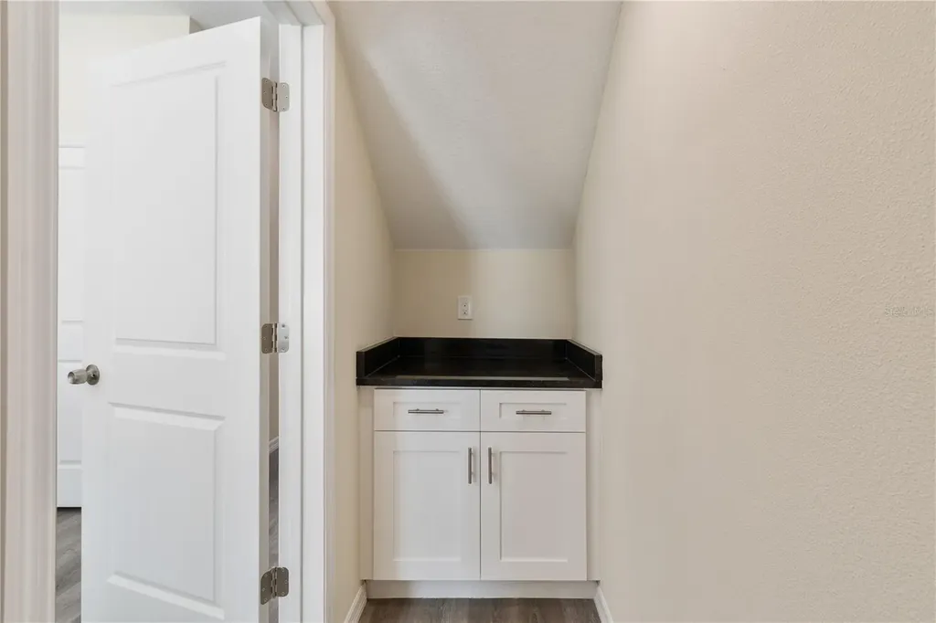 4350 Cambio Gardens Court Tampa FL 33610