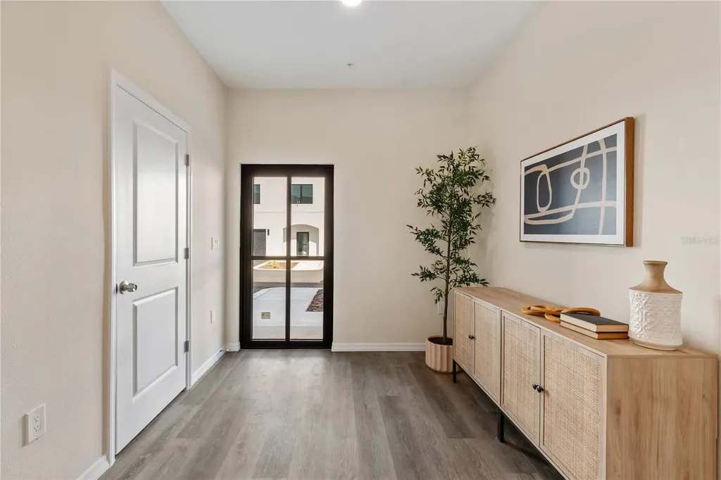 4350 Cambio Gardens Court Tampa FL 33610