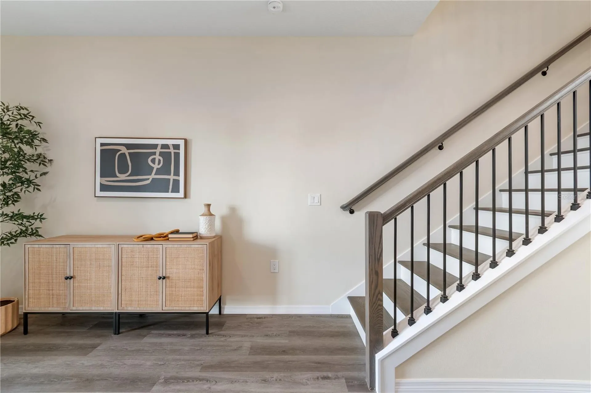 4350 Cambio Gardens Court Tampa FL 33610
