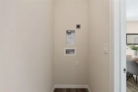 4350 Cambio Gardens Court Tampa FL 33610