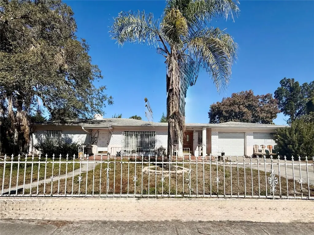 3206 E Giddens Avenue Tampa FL 33610