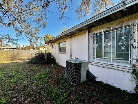 3206 E Giddens Avenue Tampa FL 33610