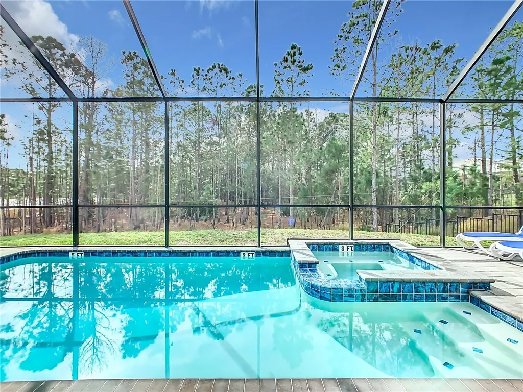 2125 Pine Oak Loop Davenport FL 33837