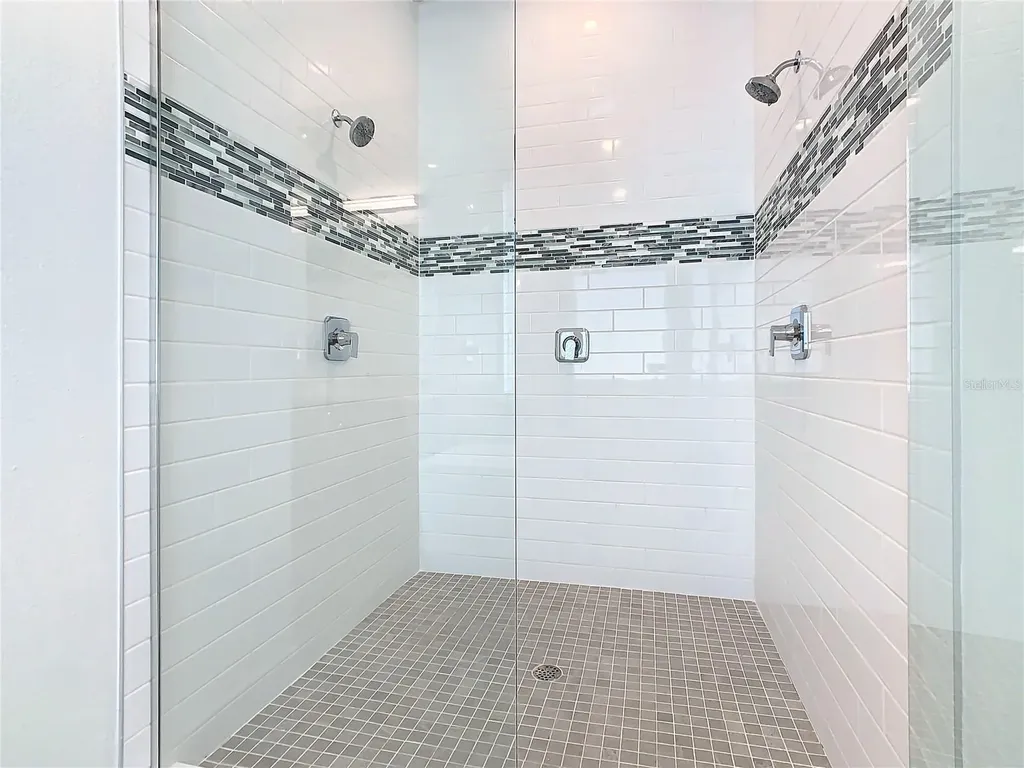 2125 Pine Oak Loop Davenport FL 33837