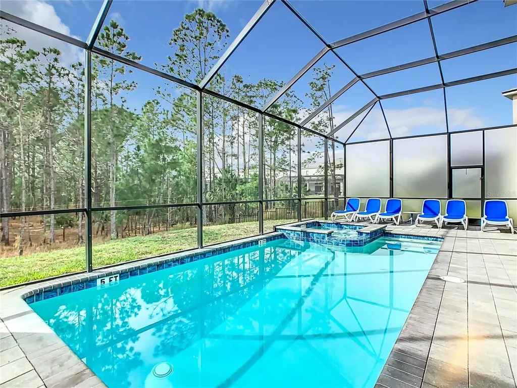 2125 Pine Oak Loop Davenport FL 33837