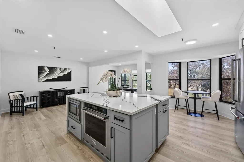 2155 Harbourside Drive Longboat Key FL 34228