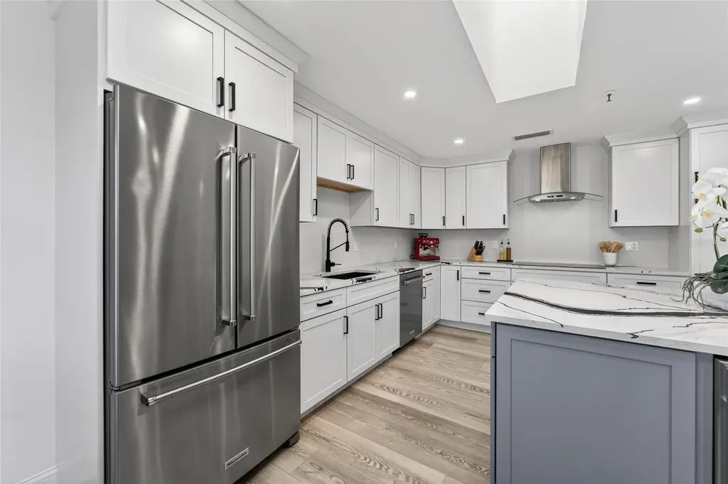 2155 Harbourside Drive Longboat Key FL 34228