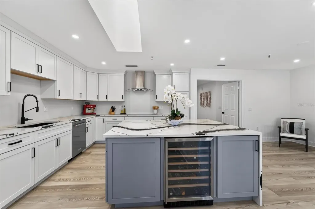 2155 Harbourside Drive Longboat Key FL 34228