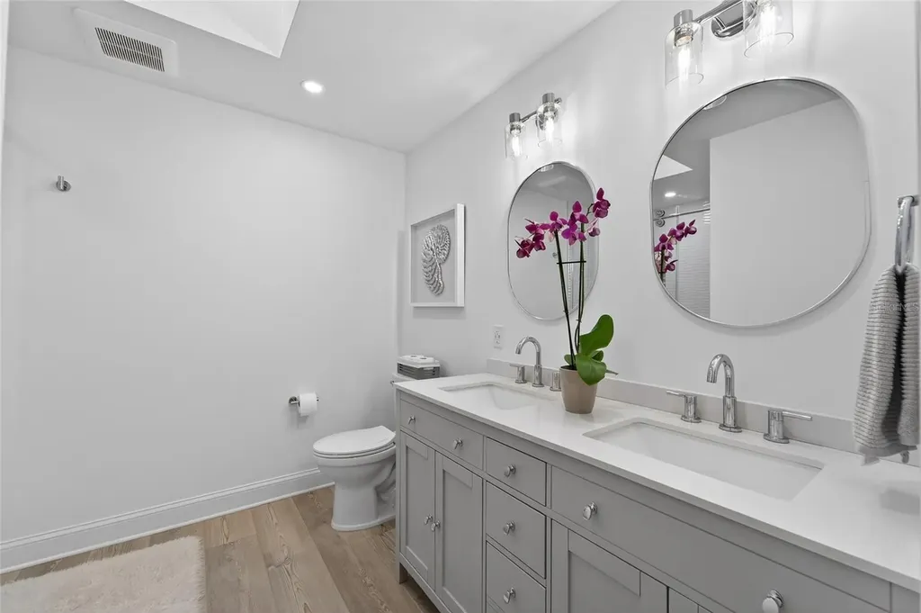2155 Harbourside Drive Longboat Key FL 34228