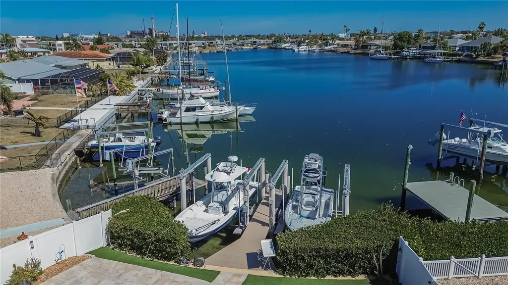 6404 Lake Sunrise Drive Apollo Beach FL 33572