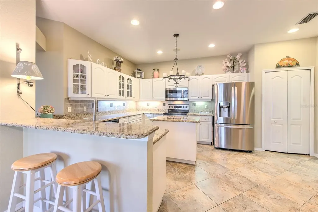 5734 Heronpark Place Lithia FL 33547